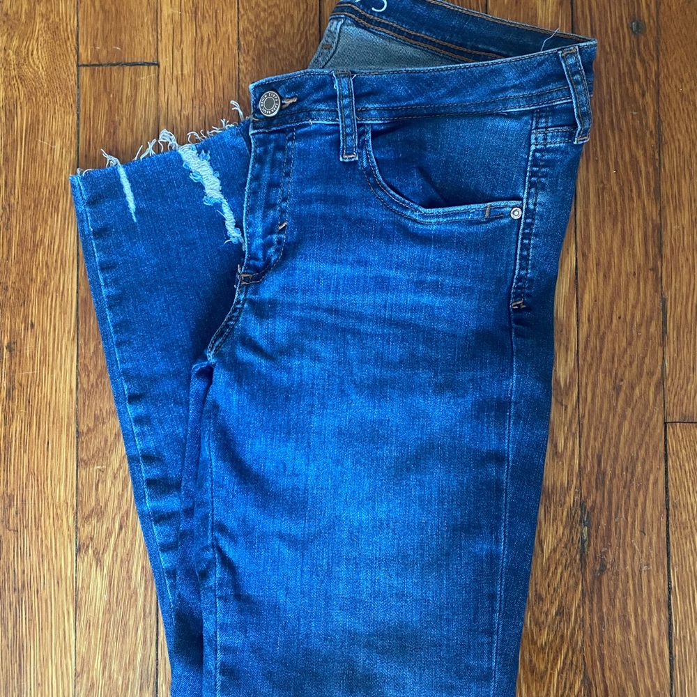 Zara Basic Ripped Ankle Jeans, Size 6